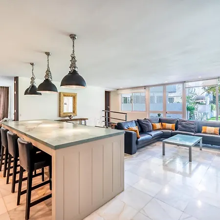 Roy Boston شقة ماربيا